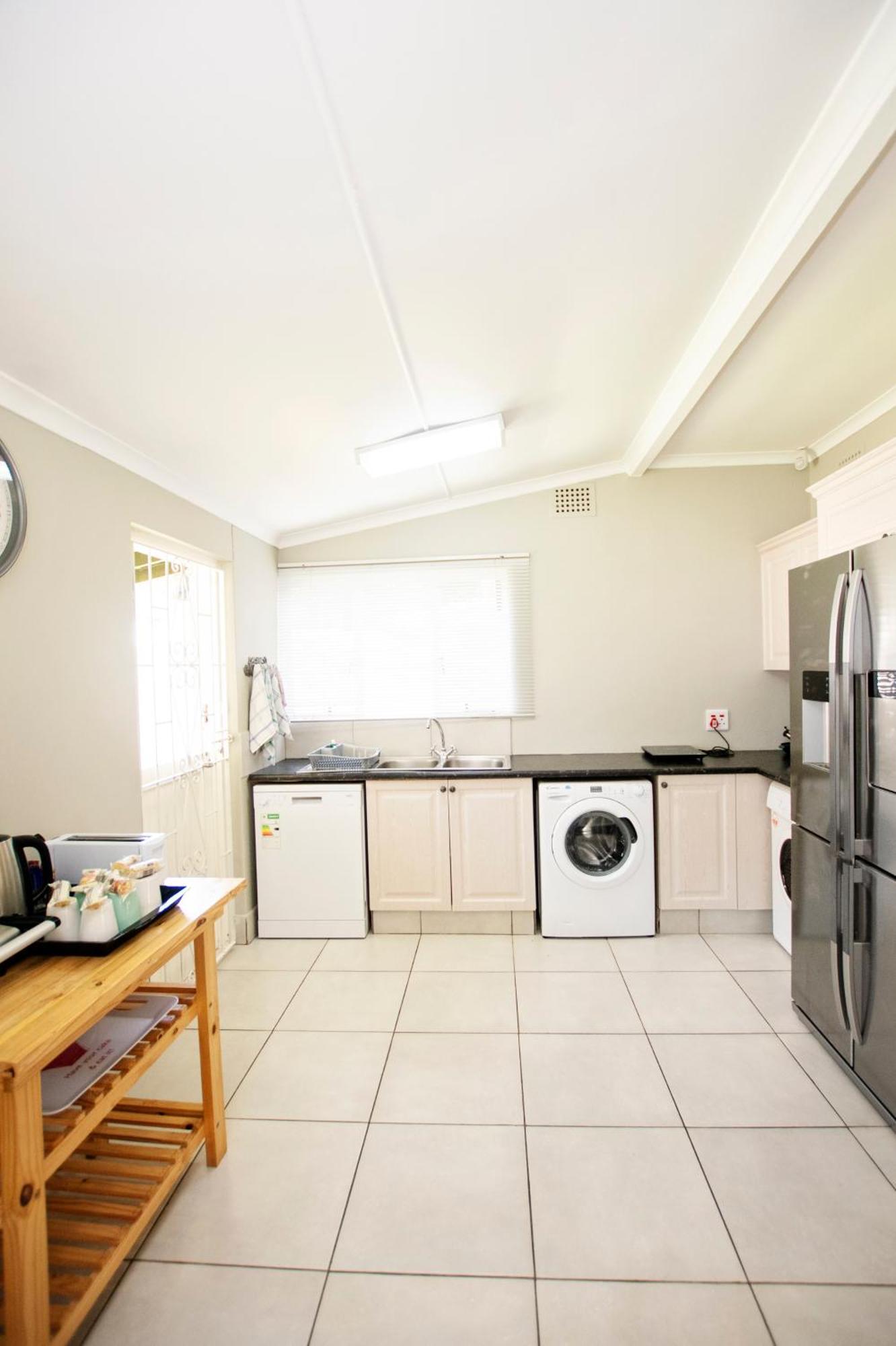 Pendennis Apartment *